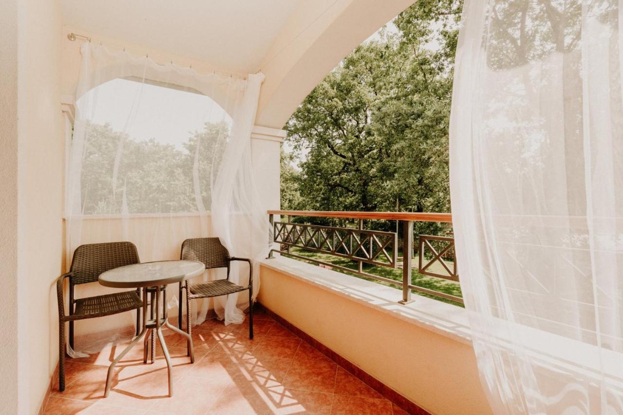 Bed And Breakfast Kolo Adults Only Bužinija Buitenkant foto